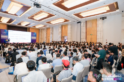 三线并进！华工正源解读 AI 数据中心光互联技术新方向